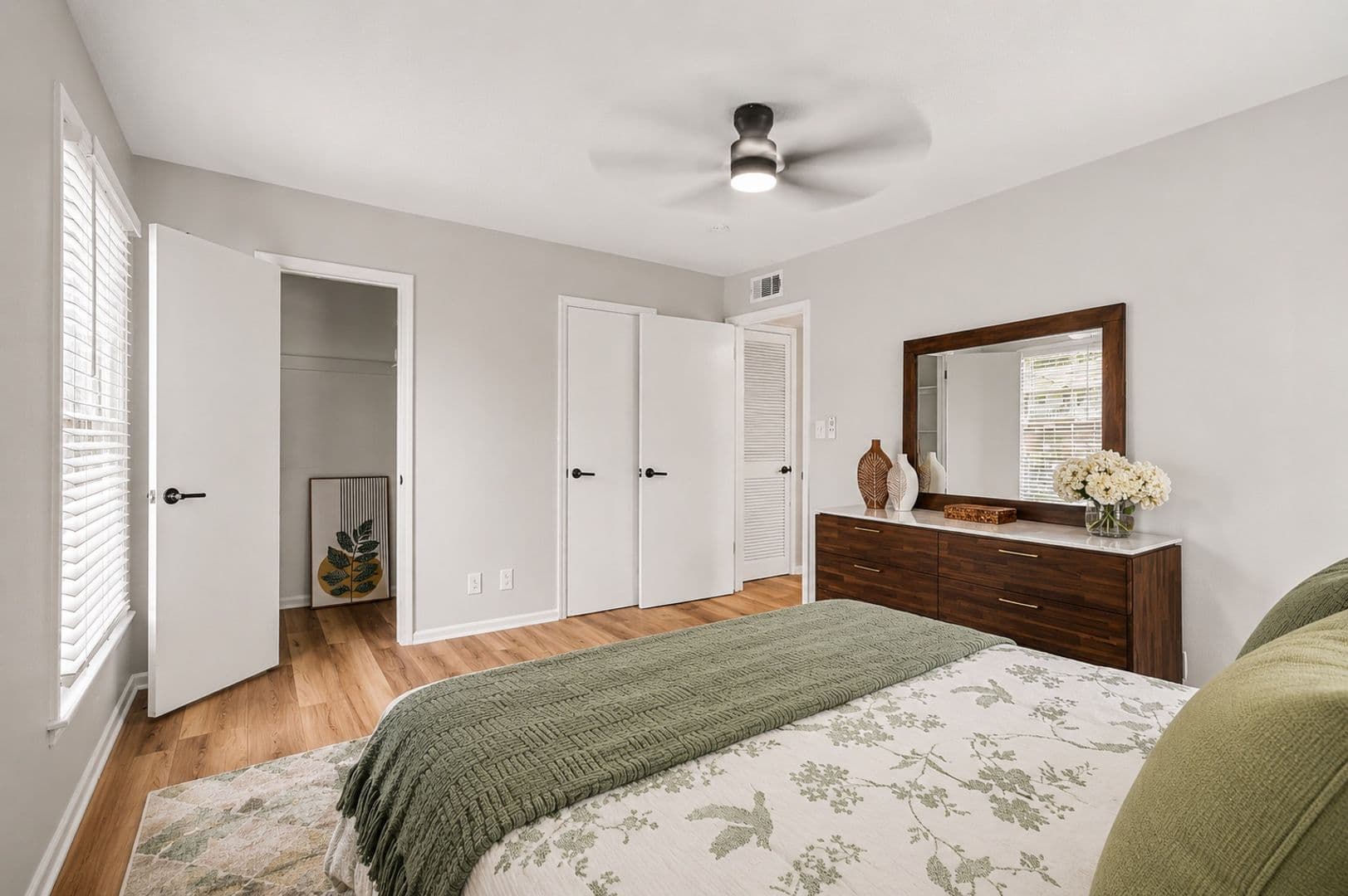 Overland Park Apartment: 8441 Robinson Street