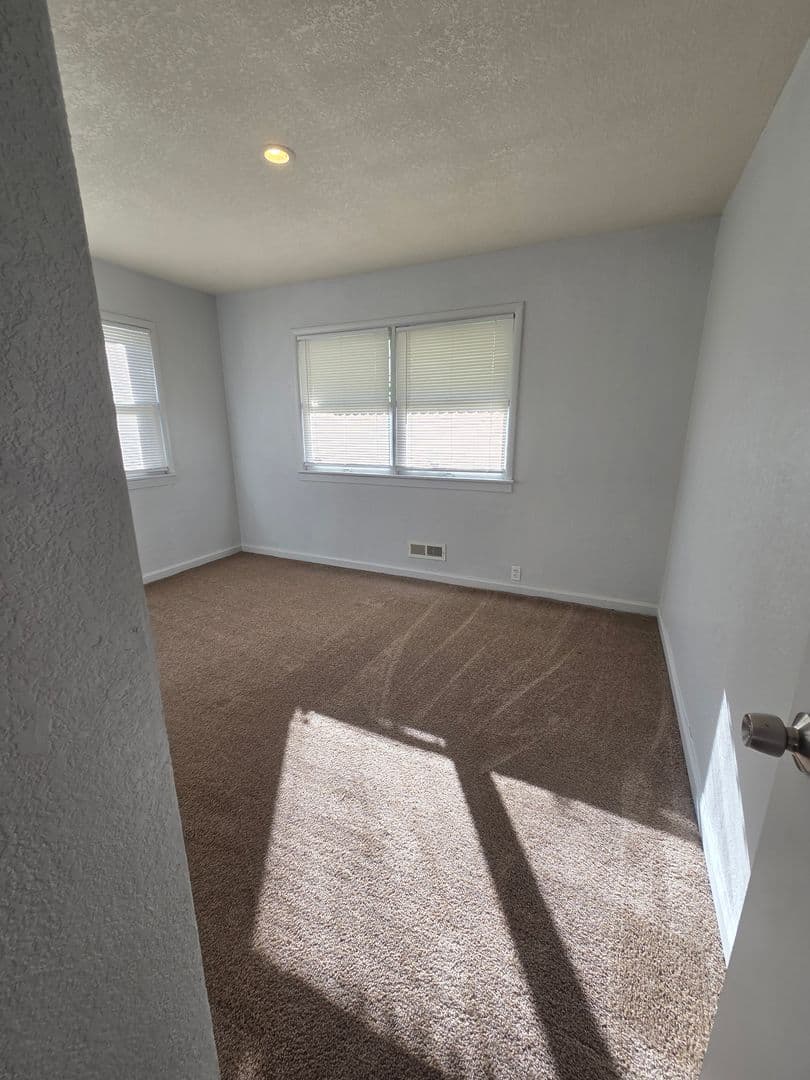 Kansas City House: 10719 Cambridge Ave