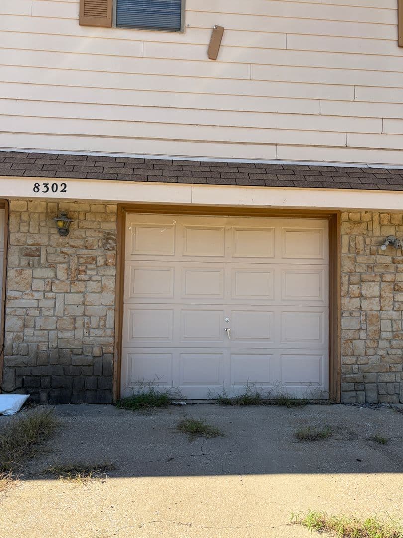 Kansas City Apartment: 8302 N Everton Ave