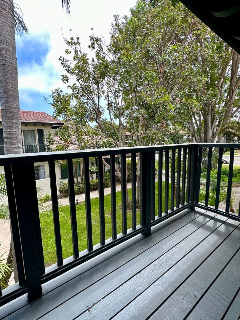 San Diego Townhome: 3266 Loma Riviera
