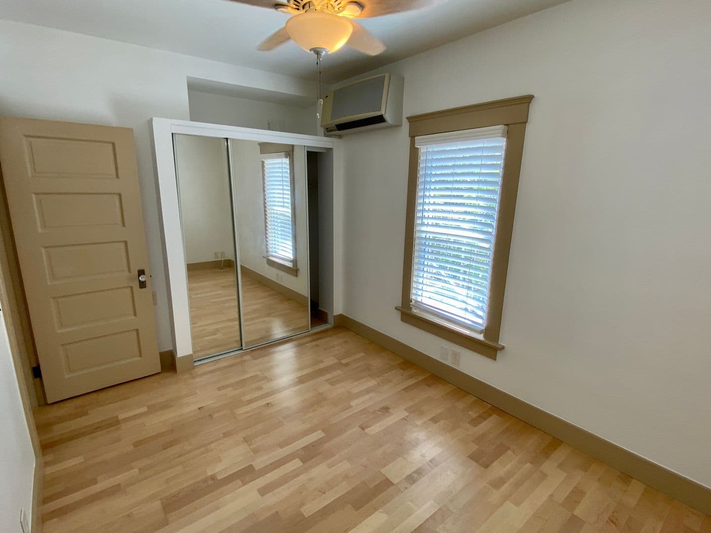 San Diego Apartment: 1927 - 1929 4th Ave.