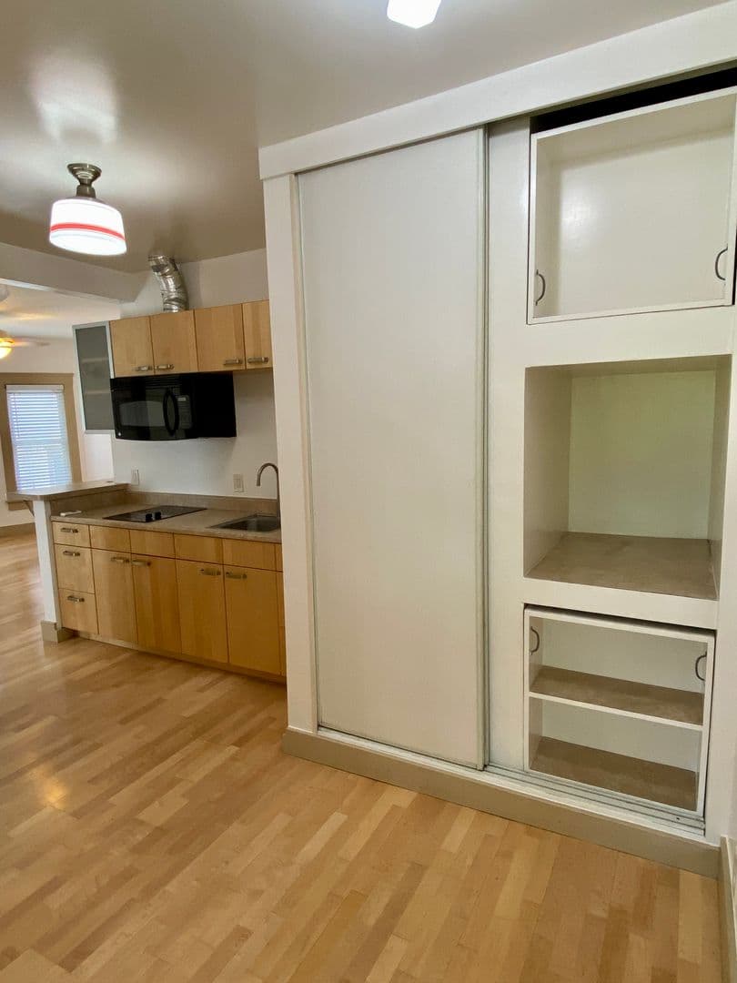 San Diego Apartment: 1927 - 1929 4th Ave.