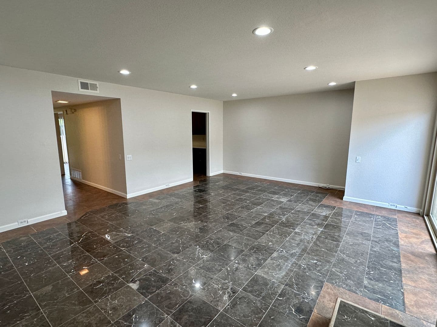 San Diego Townhome: 3266 Loma Riviera