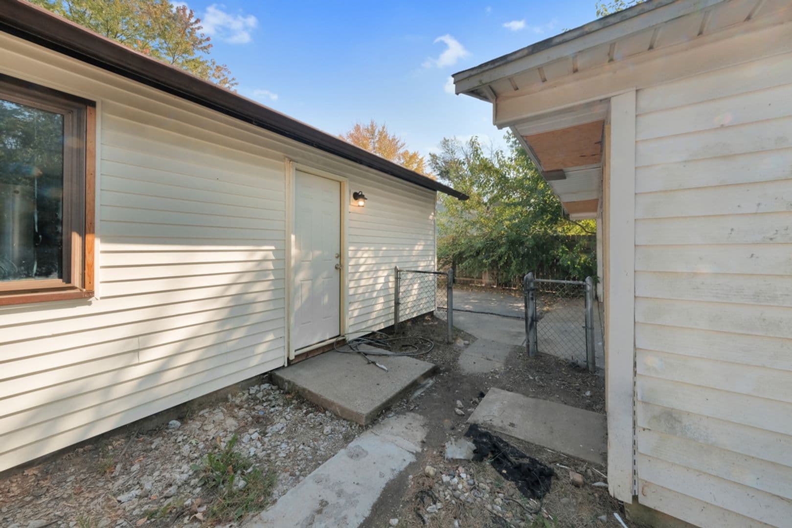 Champaign House: 1507 Thornton Dr.