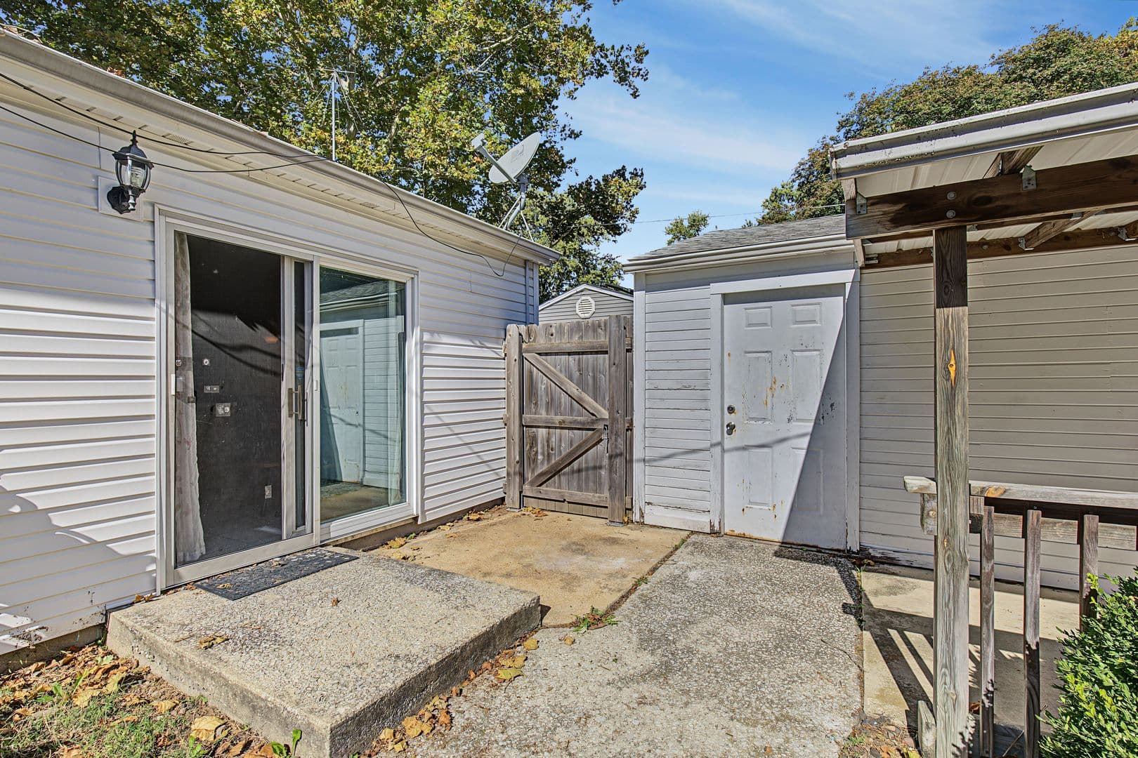 Champaign House: 1704 Ridgeland Dr.
