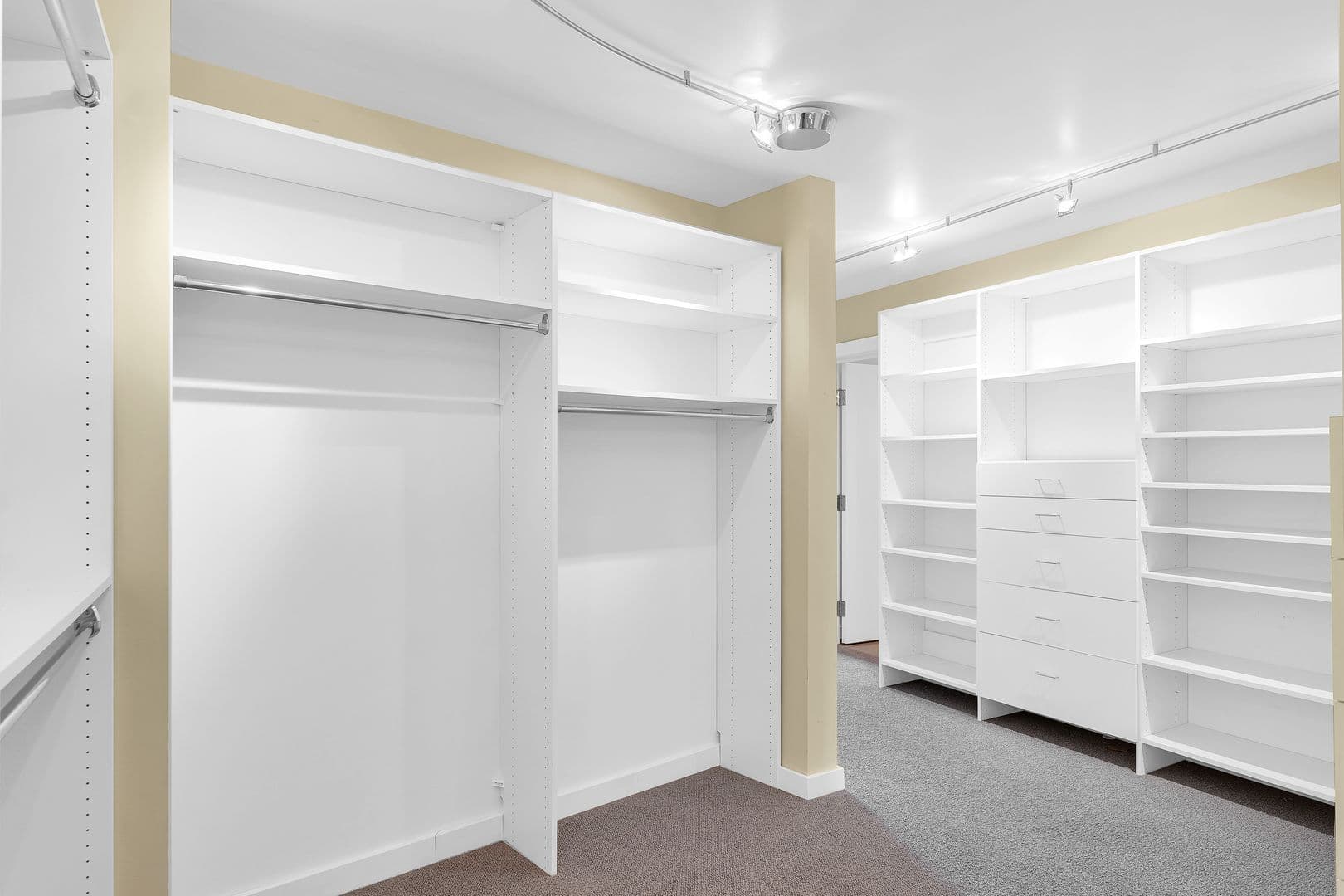 Champaign Condo: 301 N. Neil St.