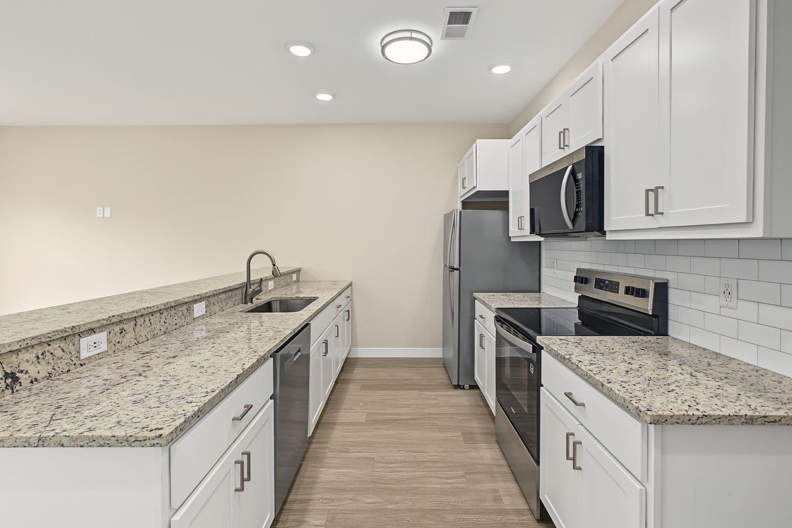 Tuscola Condo: 105 E. Ensey