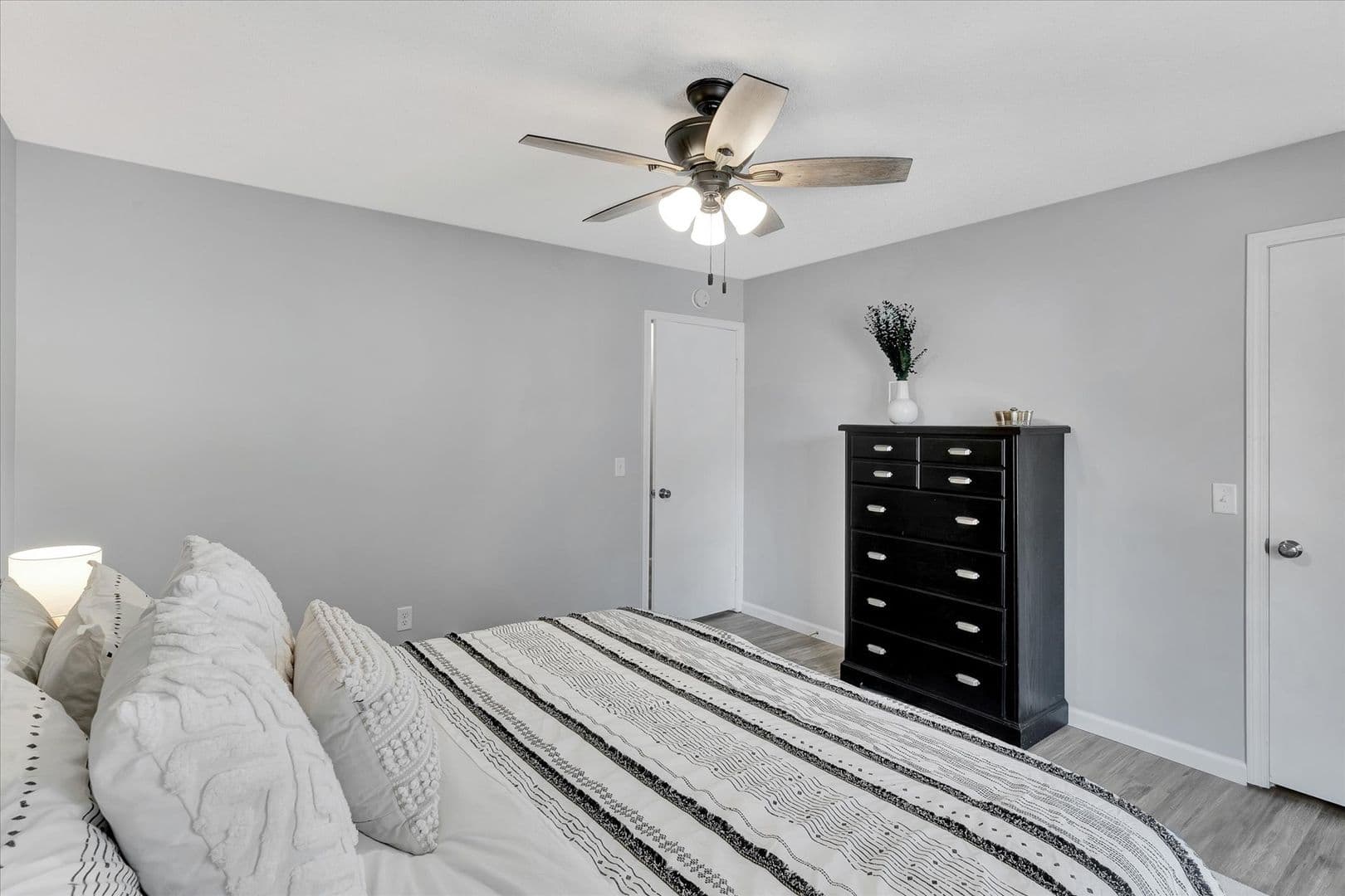 Champaign Apartment: 2406 Leeper Dr.