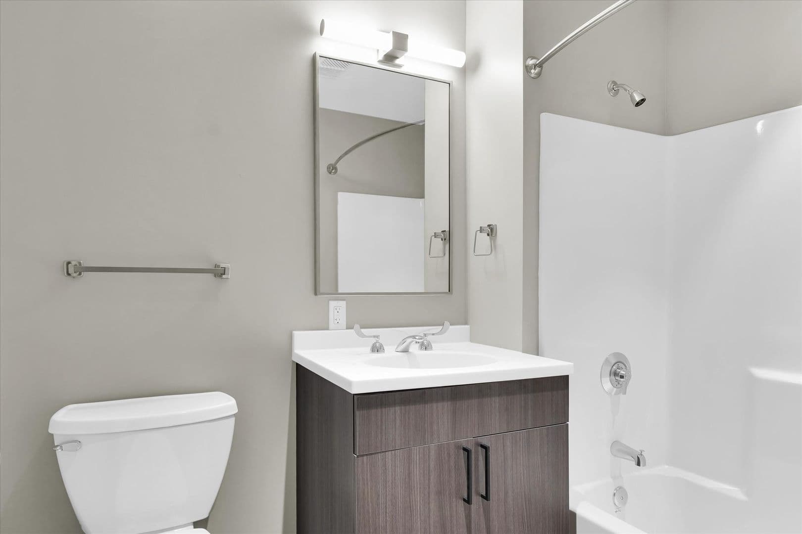 Champaign Apartment: 209 N Neil St.