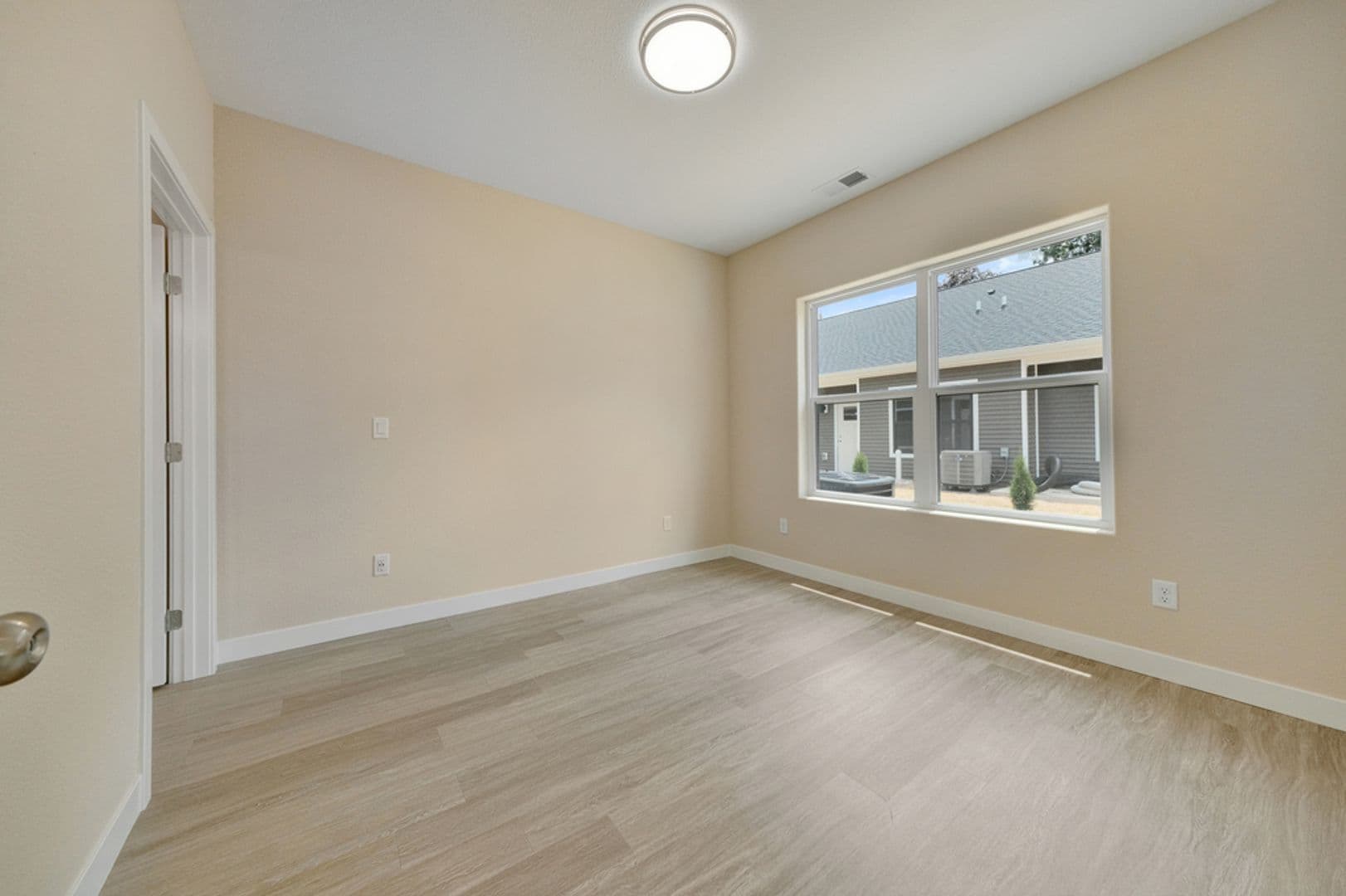 Tuscola Condo: 111 E. Ensey