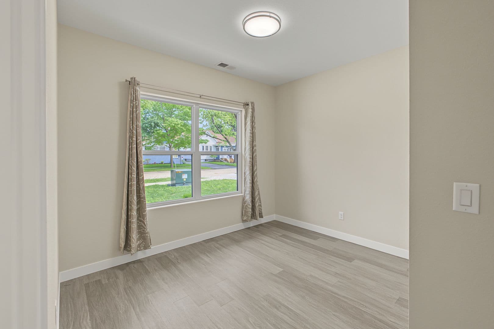 Tuscola Townhome: 105 E. Ensey