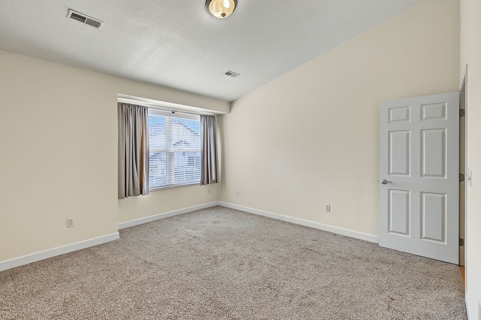 Champaign Condo: 3856 Thornhill Dr.