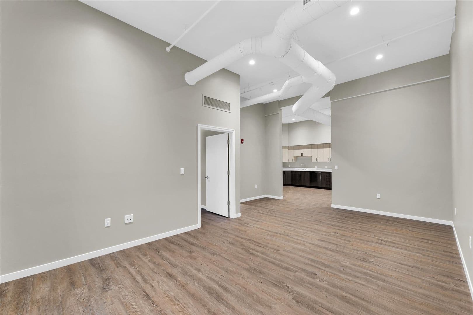Champaign Apartment: 209 N Neil St.