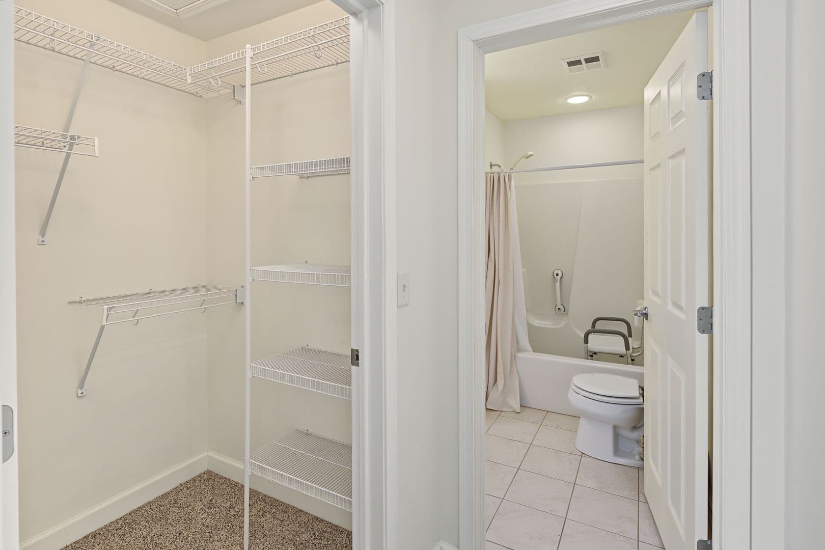 Champaign Condo: 3856 Thornhill Dr.