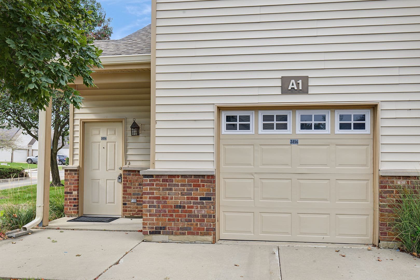 Champaign Condo: 3856 Thornhill Dr.