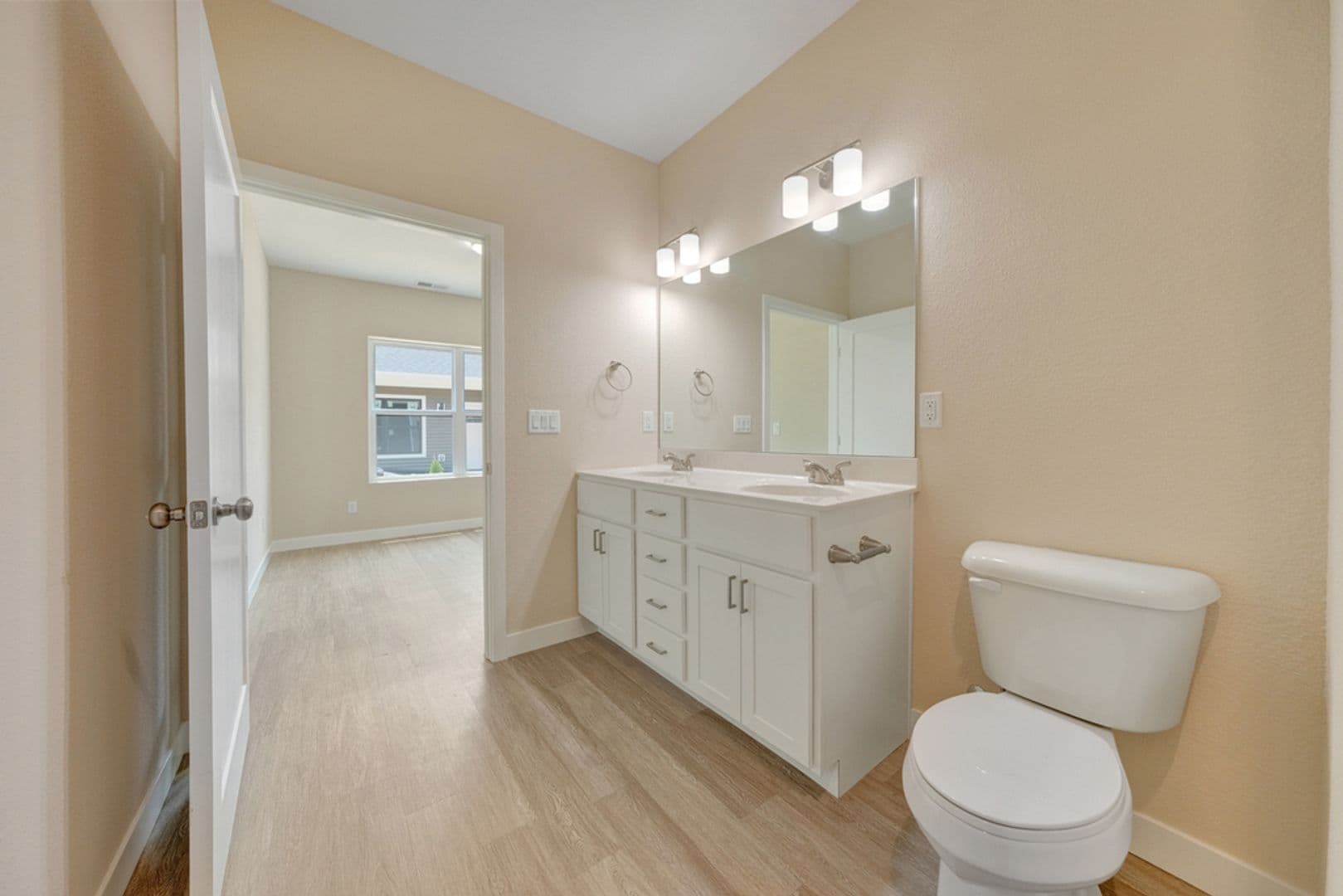 Tuscola Condo: 111 E. Ensey