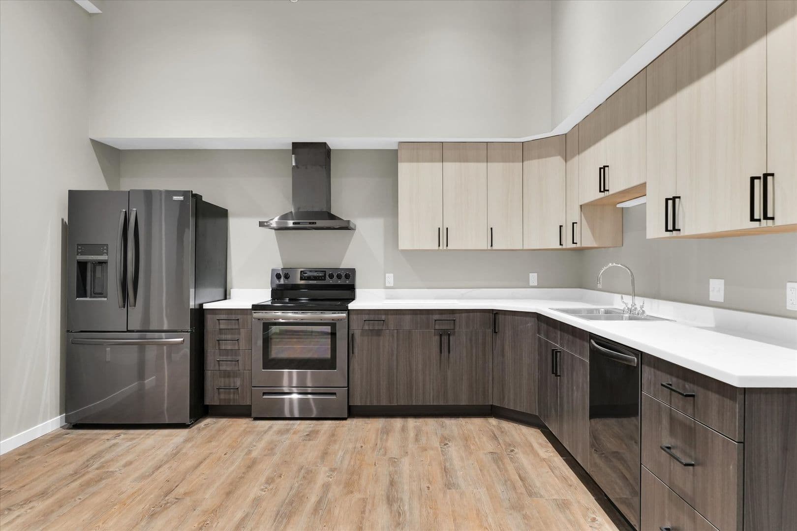 Champaign Apartment: 209 N Neil St.