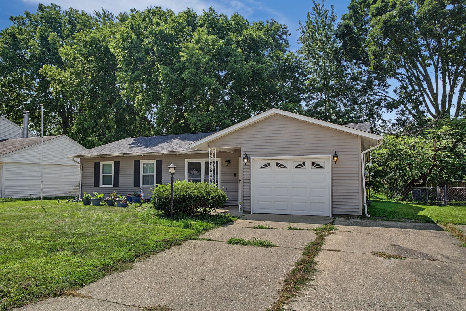 Champaign House: 2509 Sheridan Dr.