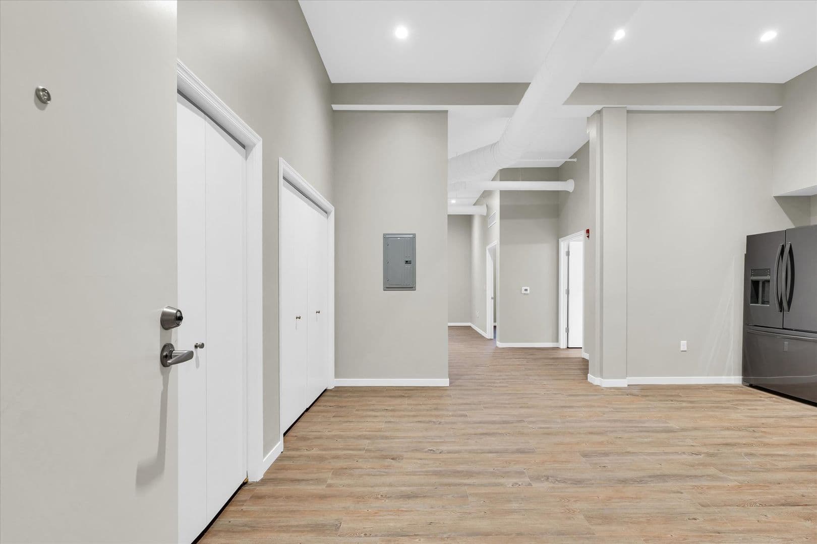 Champaign Apartment: 209 N Neil St.