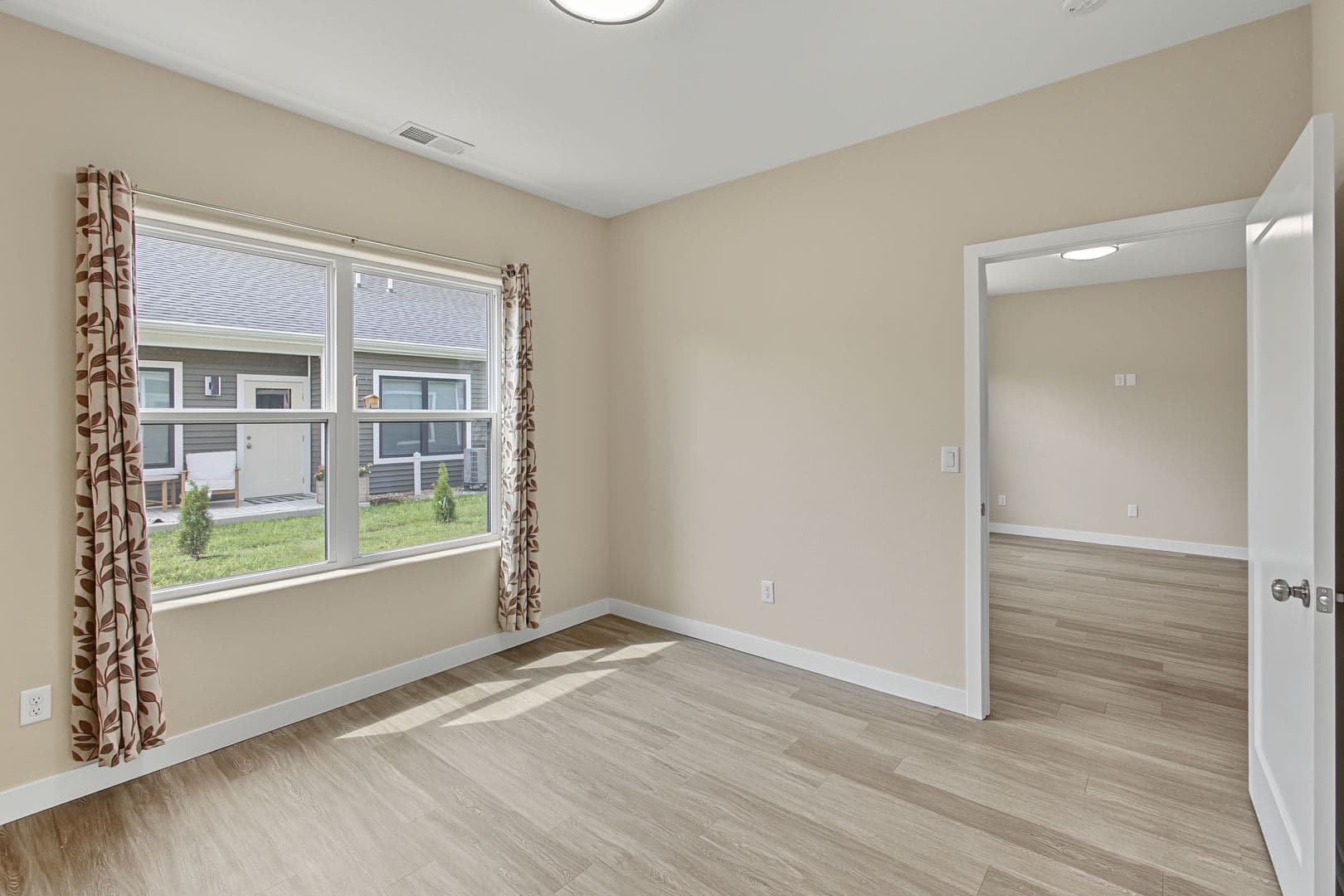 Tuscola Townhome: 104 E. Overton St.