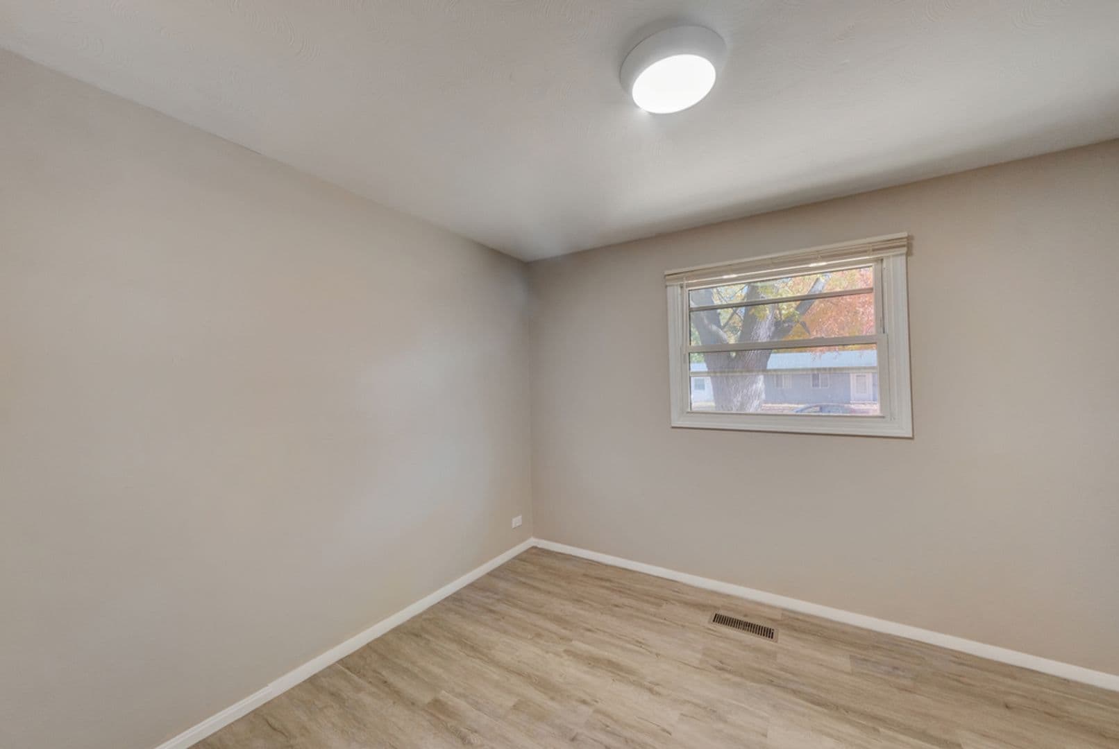 Champaign House: 1507 Thornton Dr.