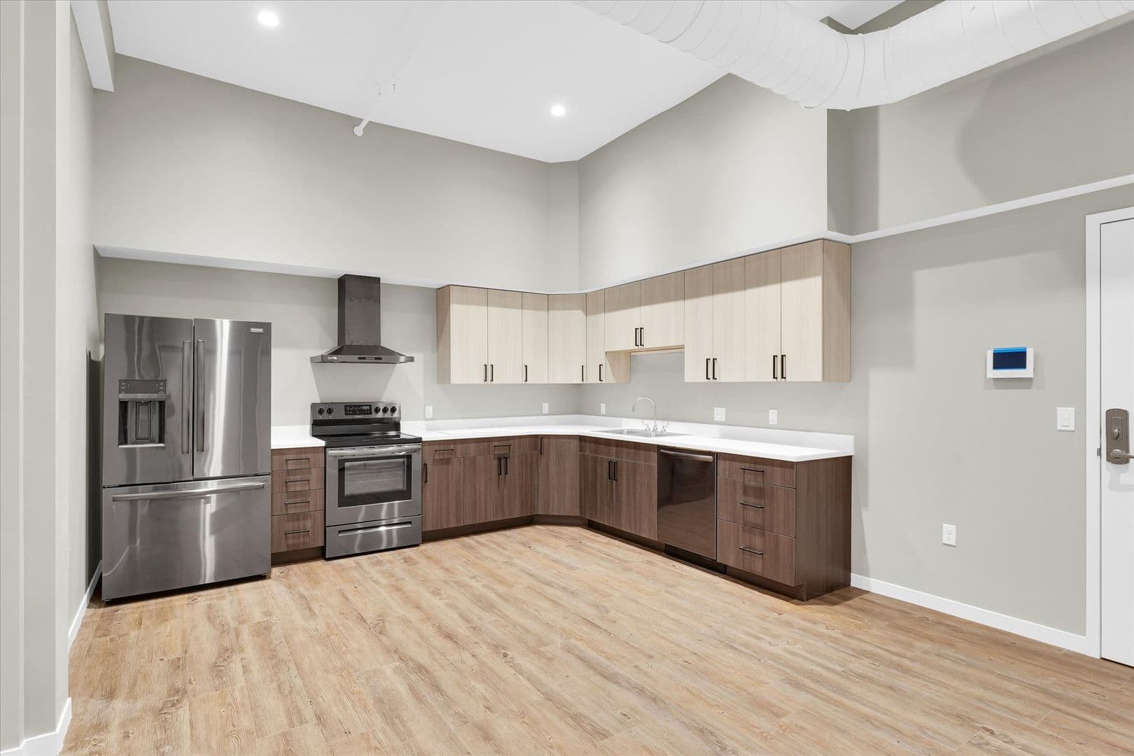 Champaign Apartment: 209 N Neil St.