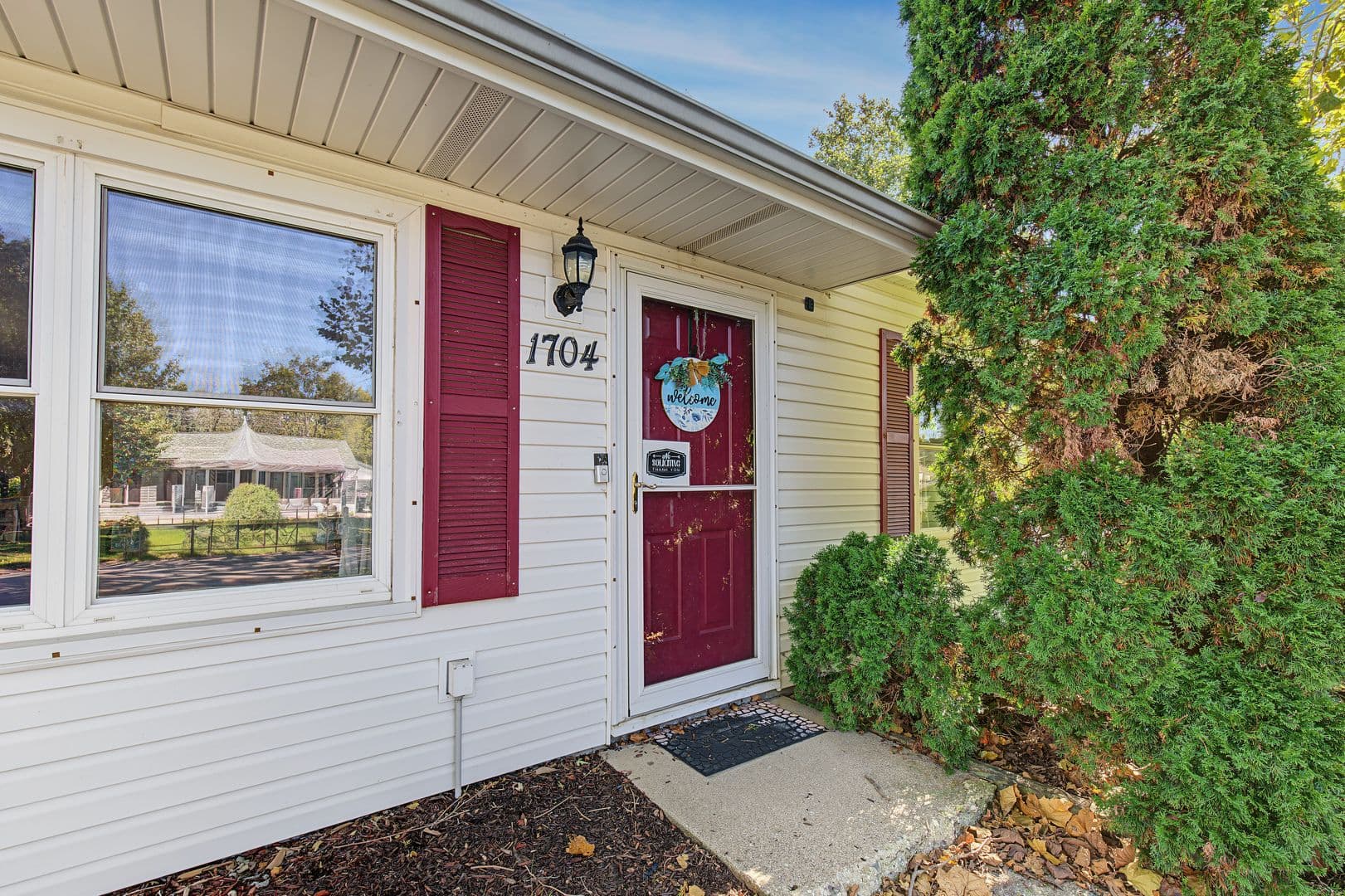 Champaign House: 1704 Ridgeland Dr.
