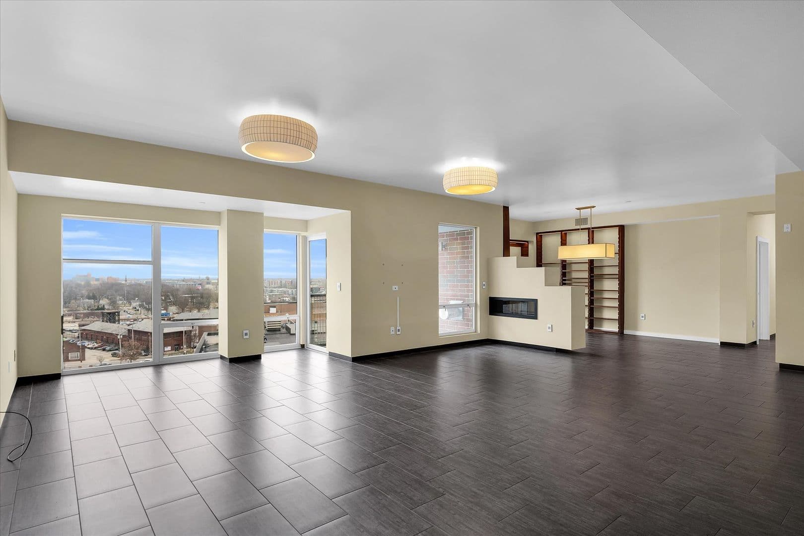 Champaign Condo: 301 N. Neil St.