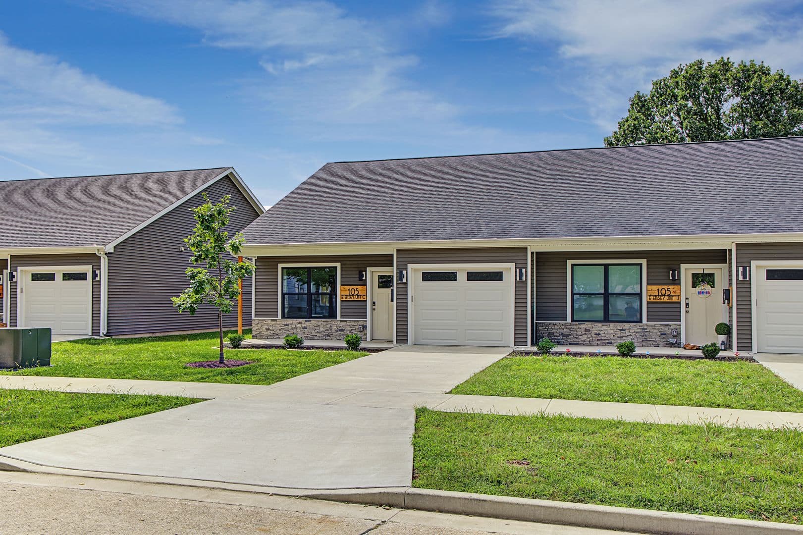 Tuscola Townhome: 105 E. Ensey