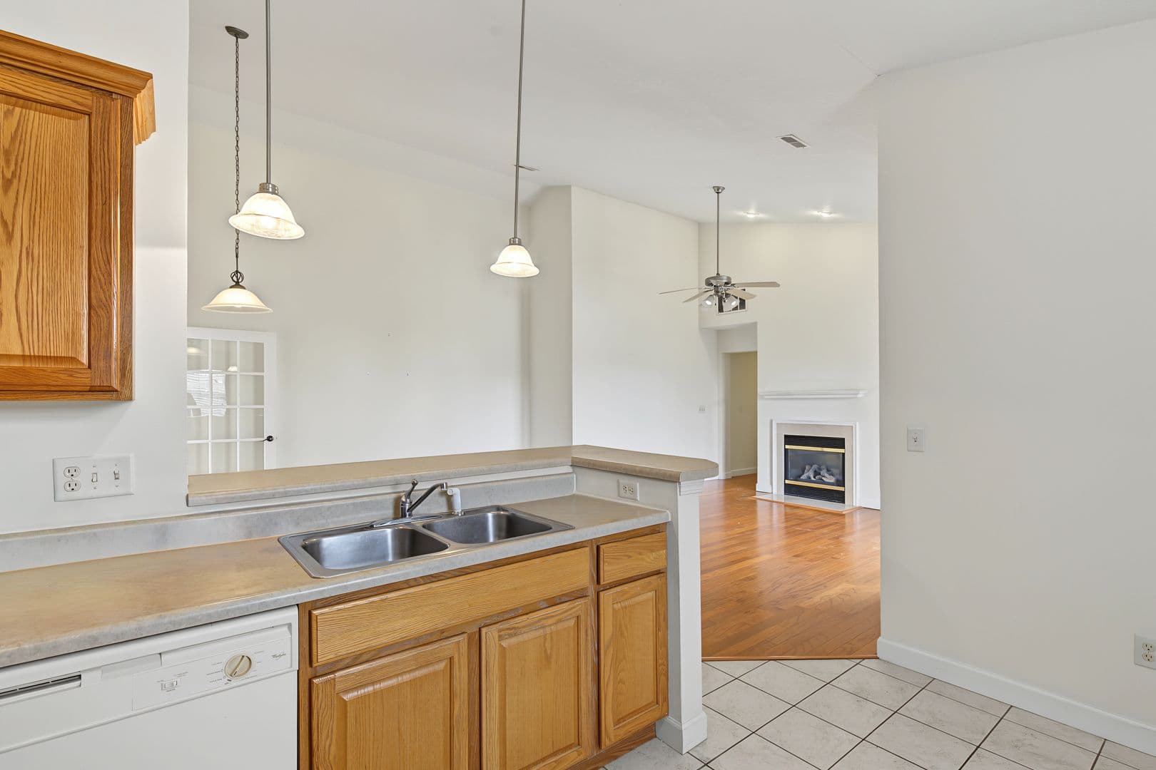 Champaign Condo: 3856 Thornhill Dr.