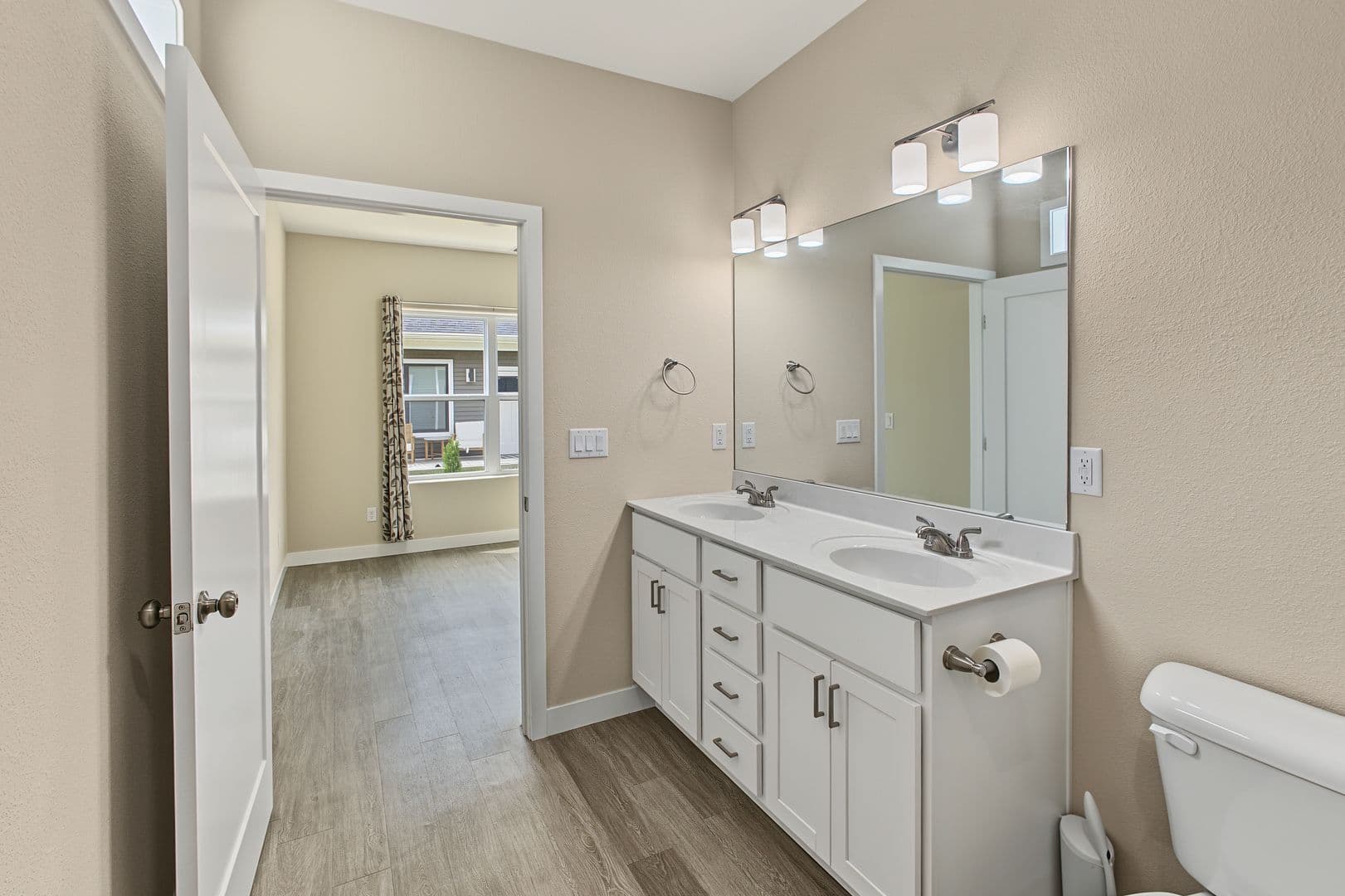 Tuscola Townhome: 104 E. Overton St.