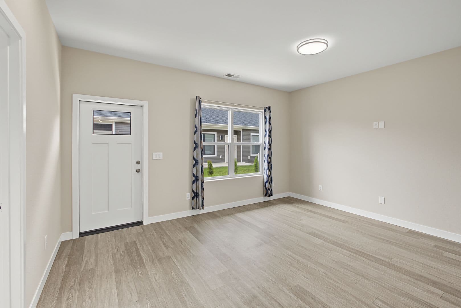 Tuscola Townhome: 104 E. Overton St.