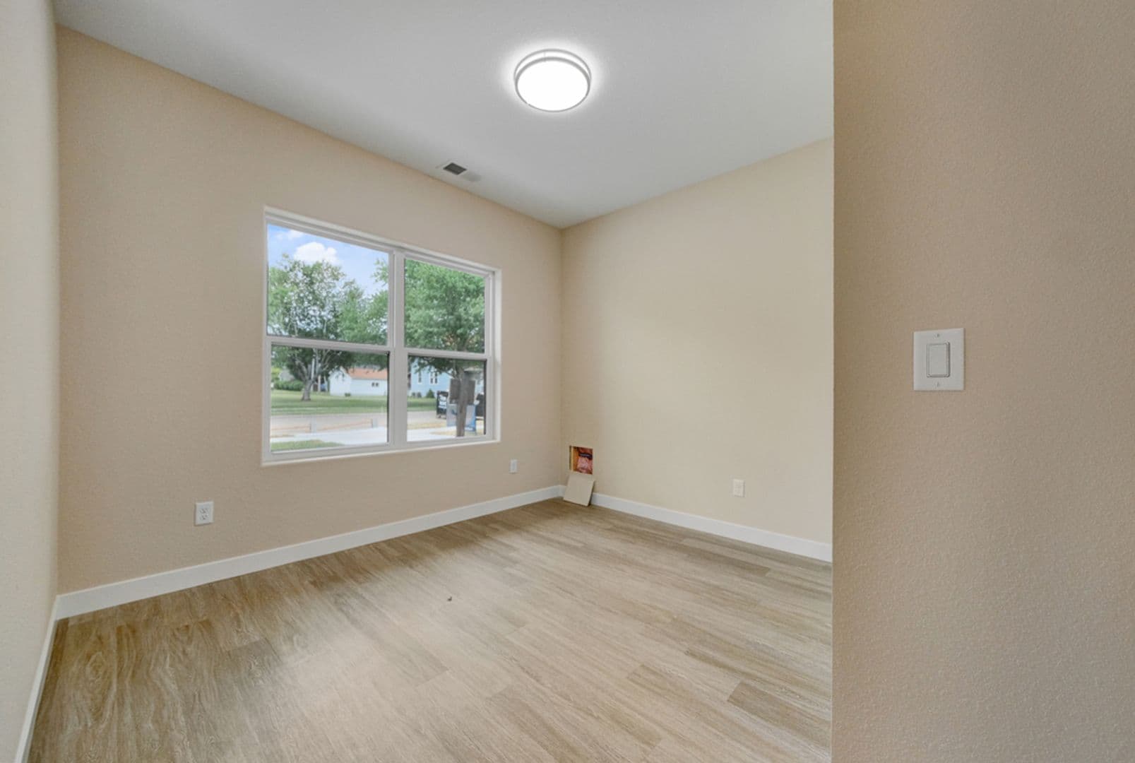 Tuscola Condo: 111 E. Ensey