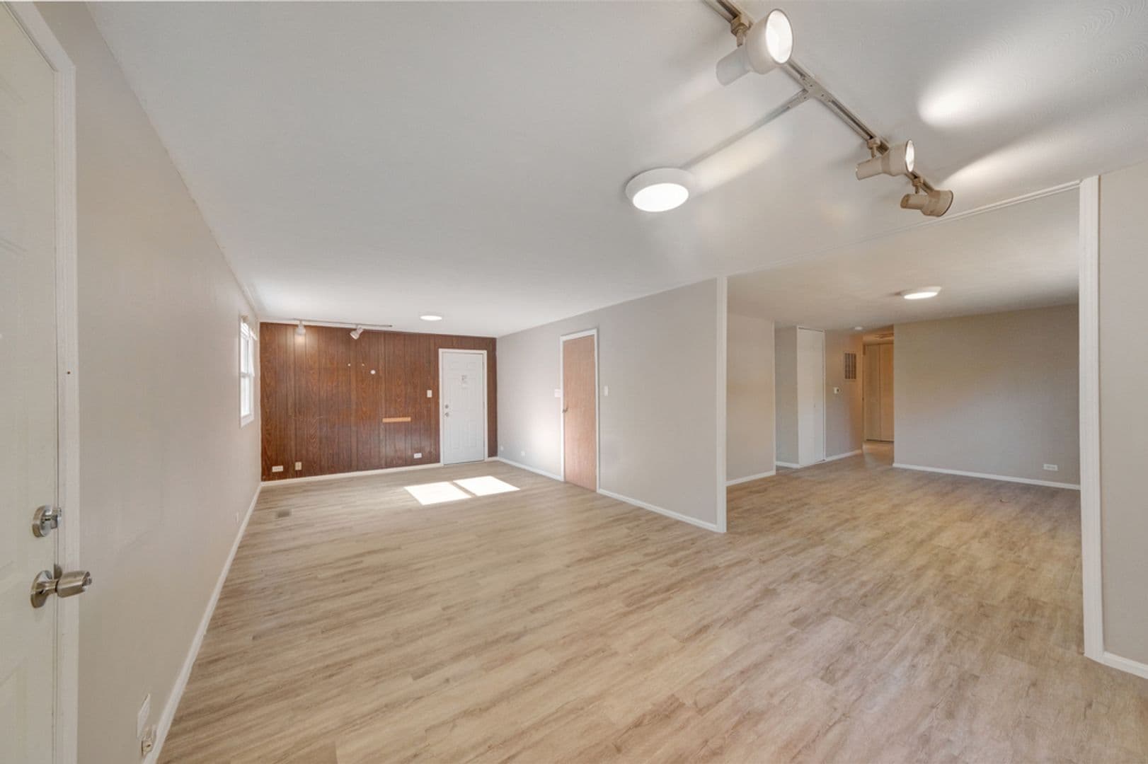 Champaign House: 1507 Thornton Dr.