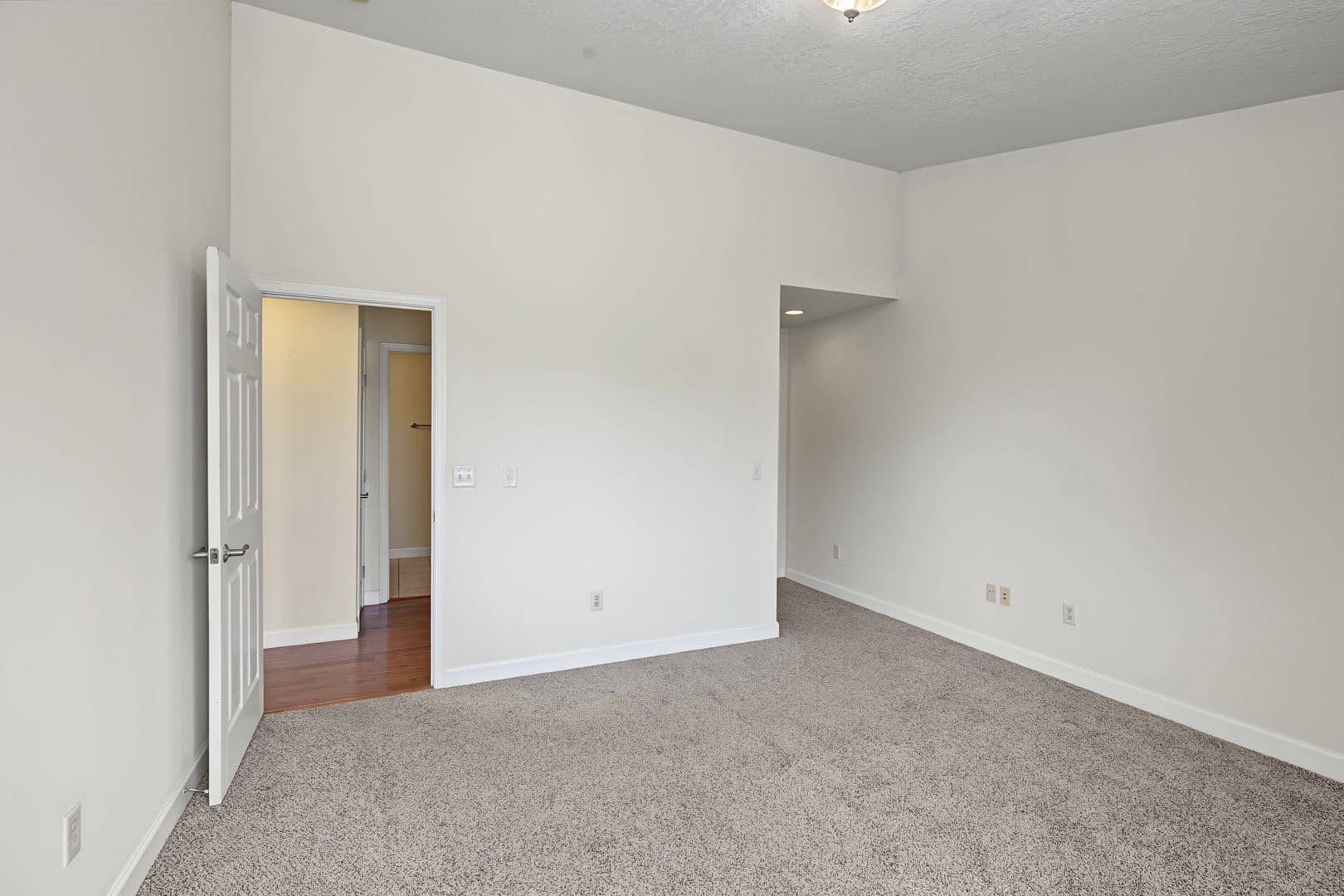 Champaign Condo: 3856 Thornhill Dr.