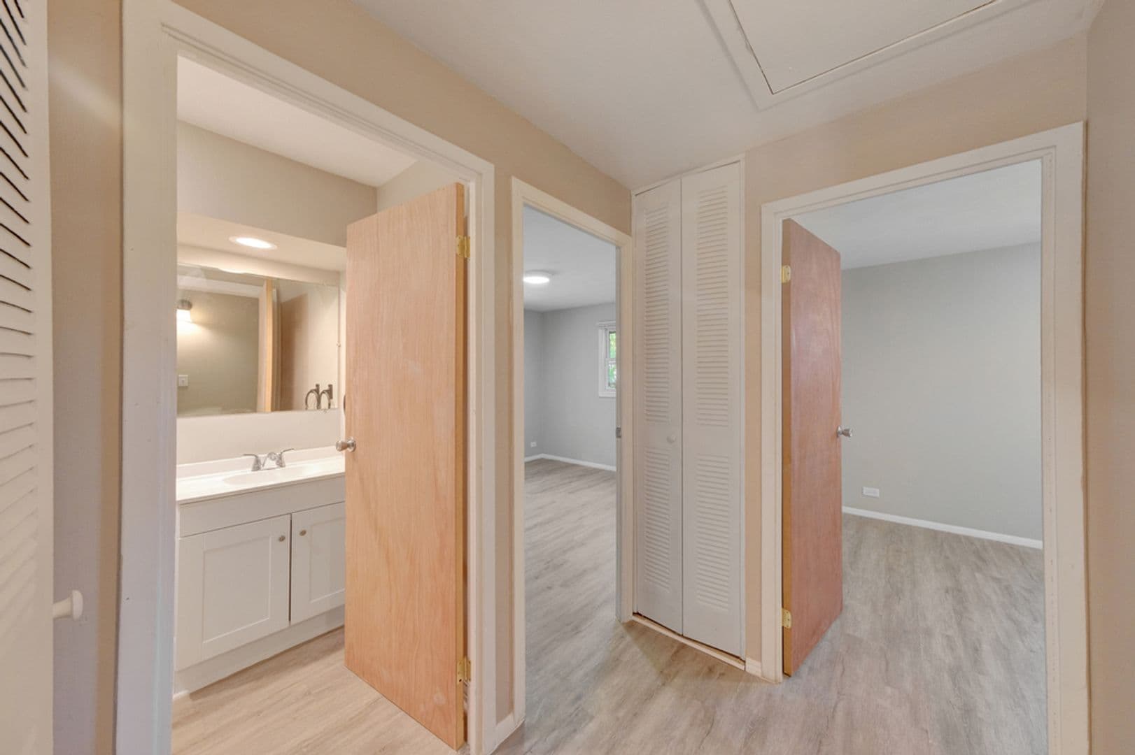 Champaign House: 1507 Thornton Dr.