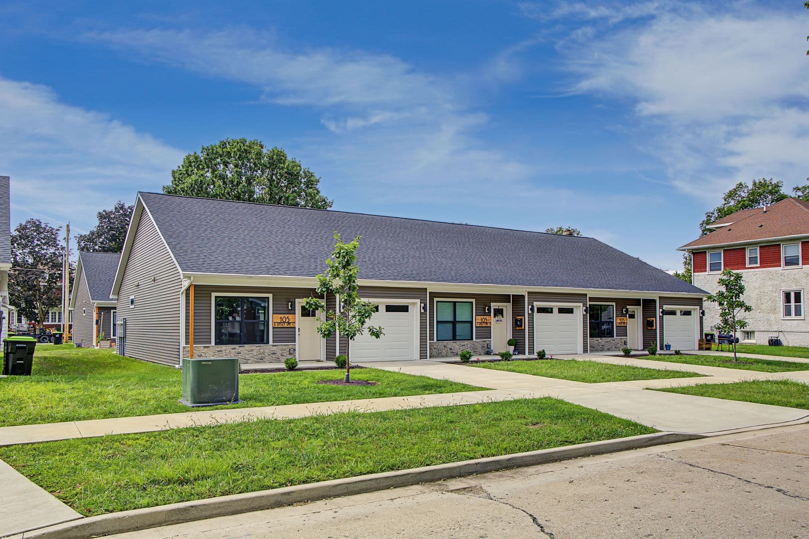 Tuscola Townhome: 104 E. Overton St.