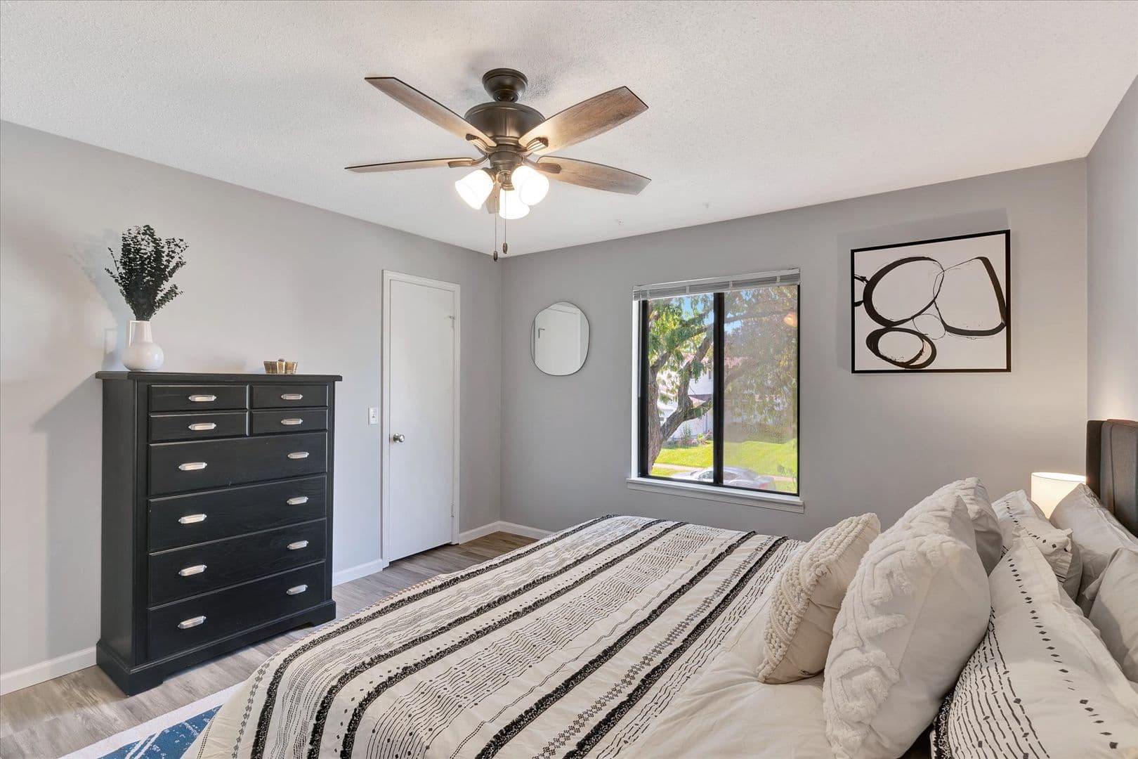 Champaign Apartment: 2406 Leeper Dr.