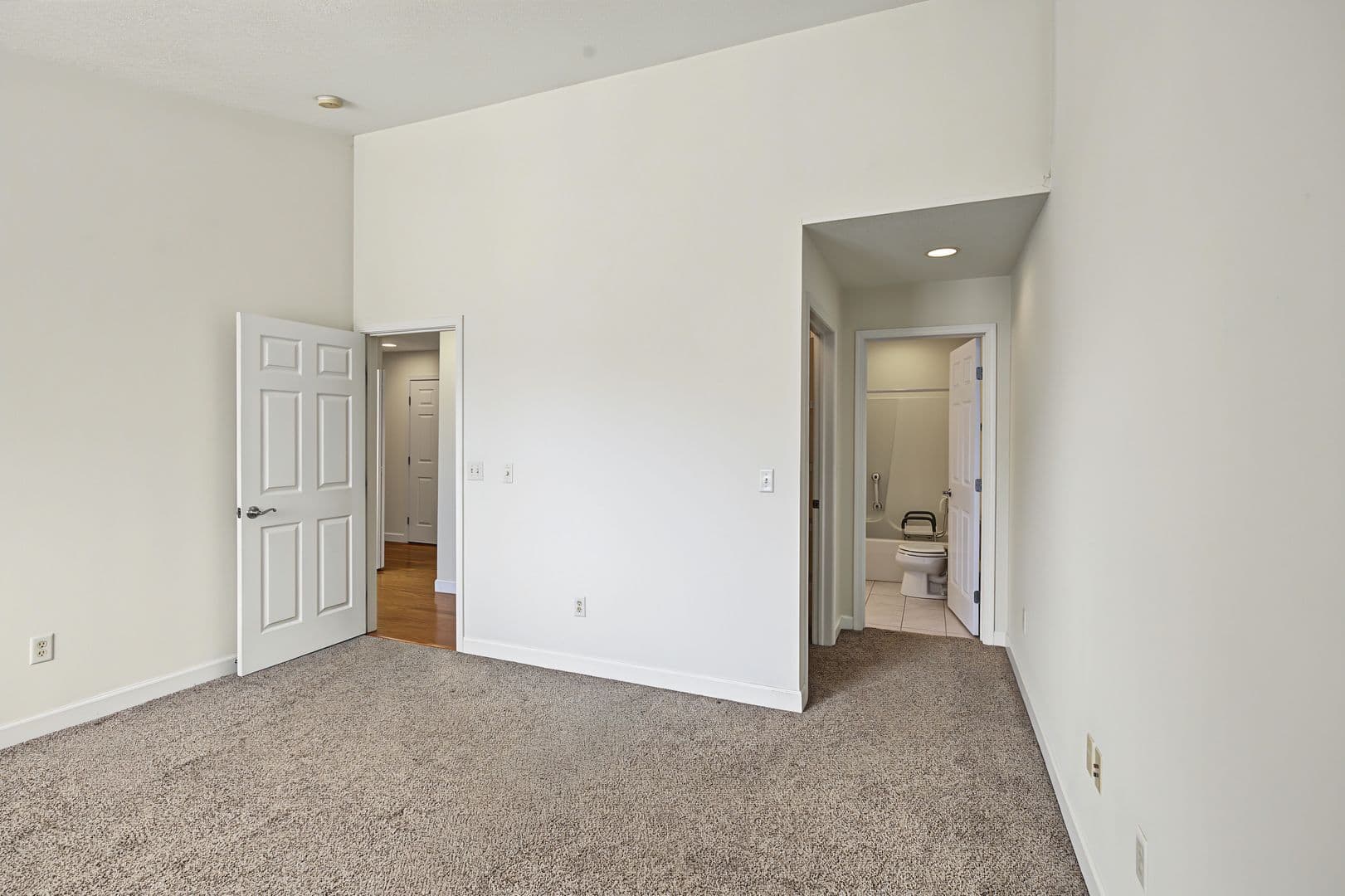 Champaign Condo: 3856 Thornhill Dr.