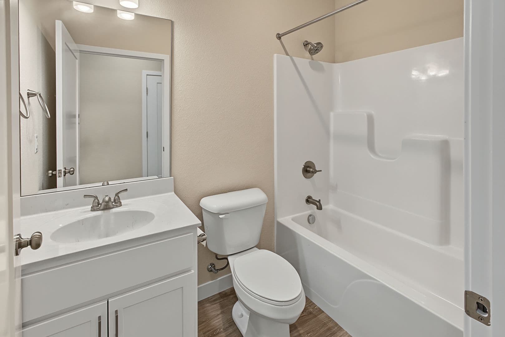 Tuscola Townhome: 104 E. Overton St.