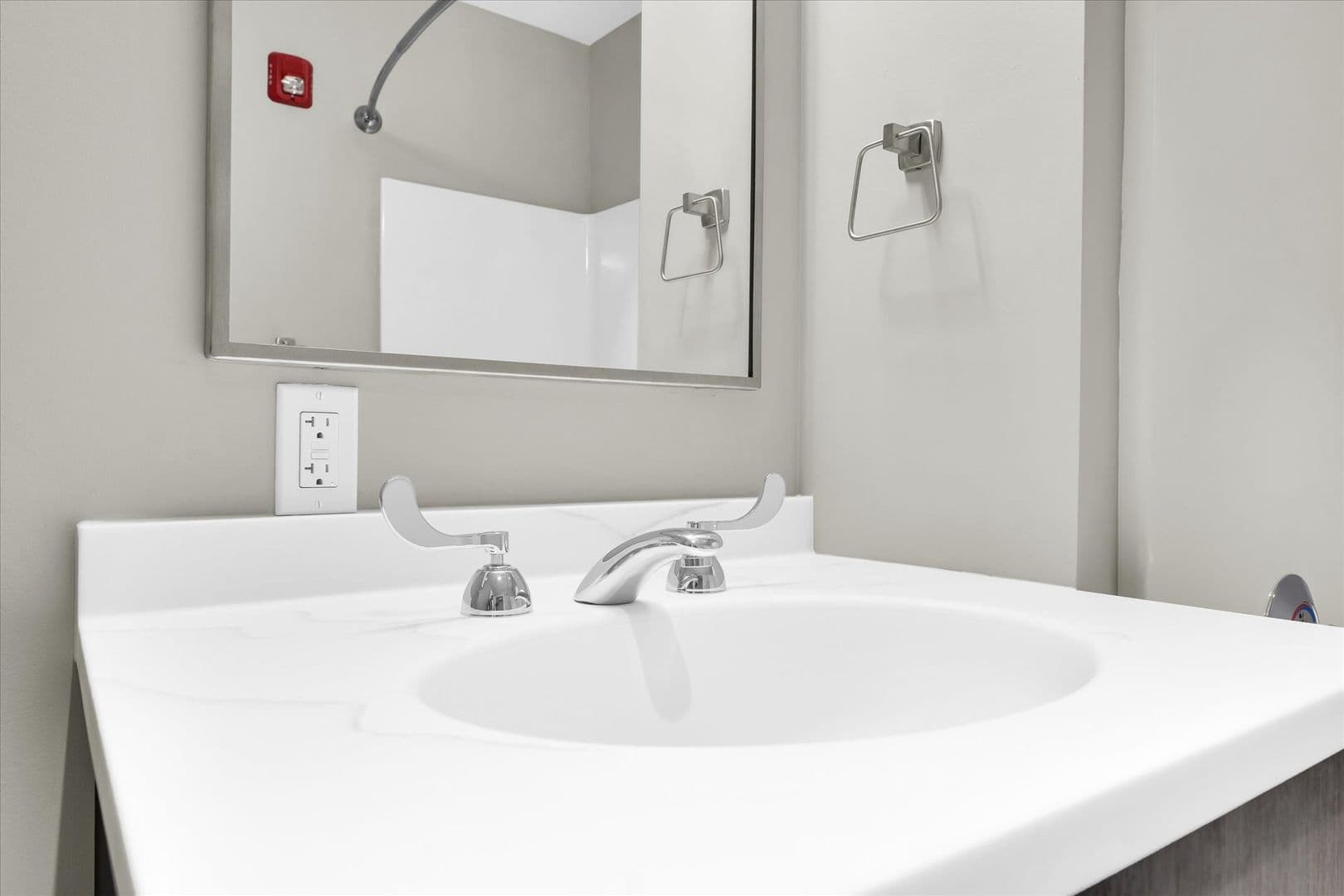 Champaign Apartment: 209 N Neil St.