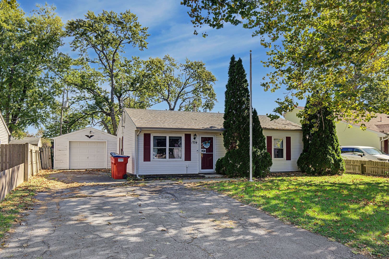 Champaign House: 1704 Ridgeland Dr.