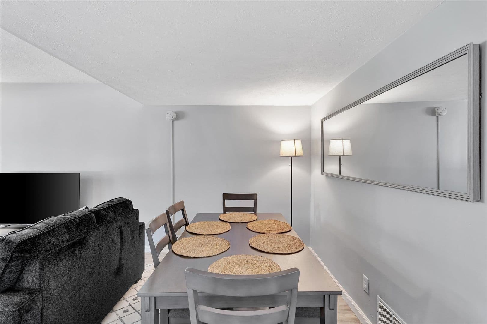 Champaign Apartment: 2406 Leeper Dr.