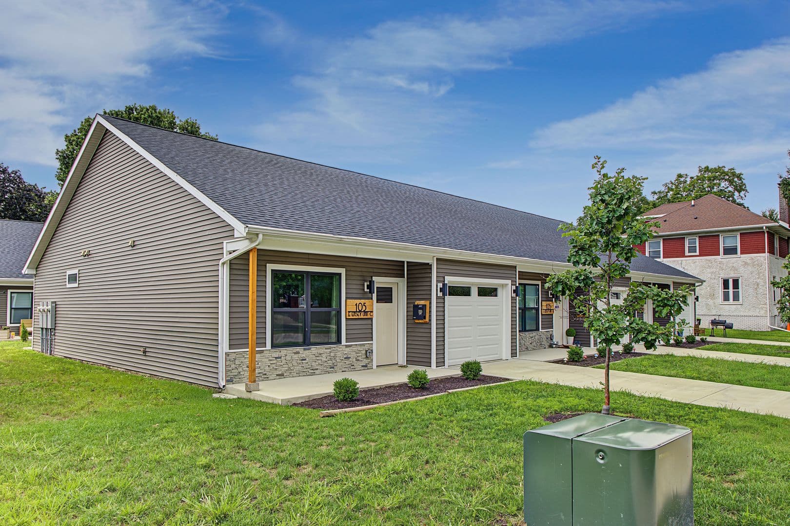 Tuscola Townhome: 104 E. Overton St.