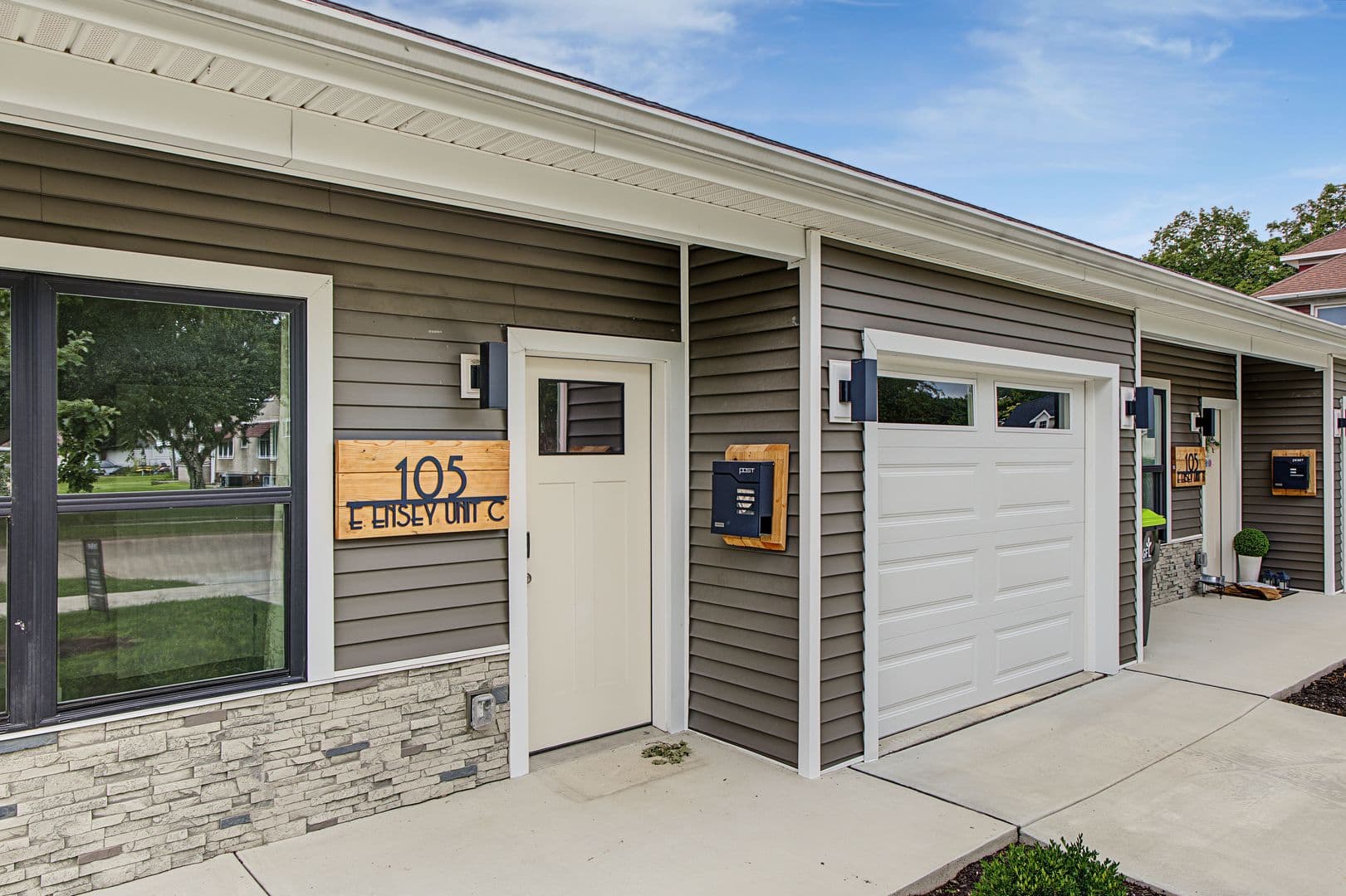 Tuscola Townhome: 105 E. Ensey
