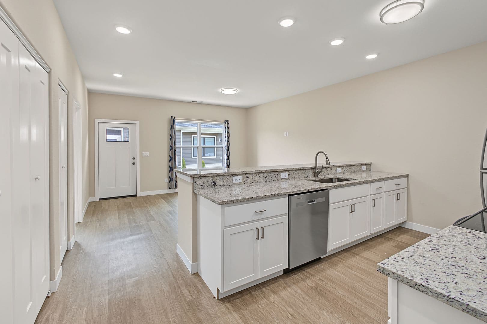 Tuscola Townhome: 105 E. Ensey