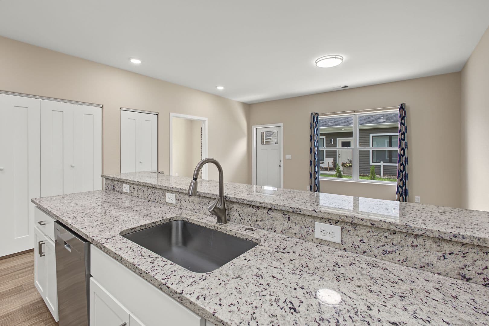 Tuscola Townhome: 105 E. Ensey