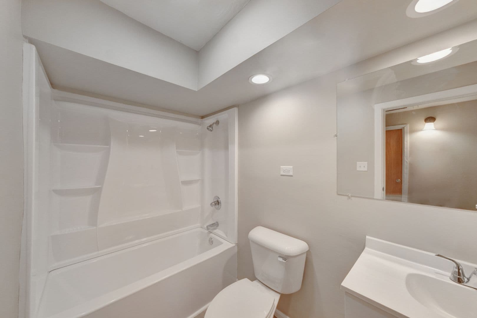 Champaign House: 1507 Thornton Dr.