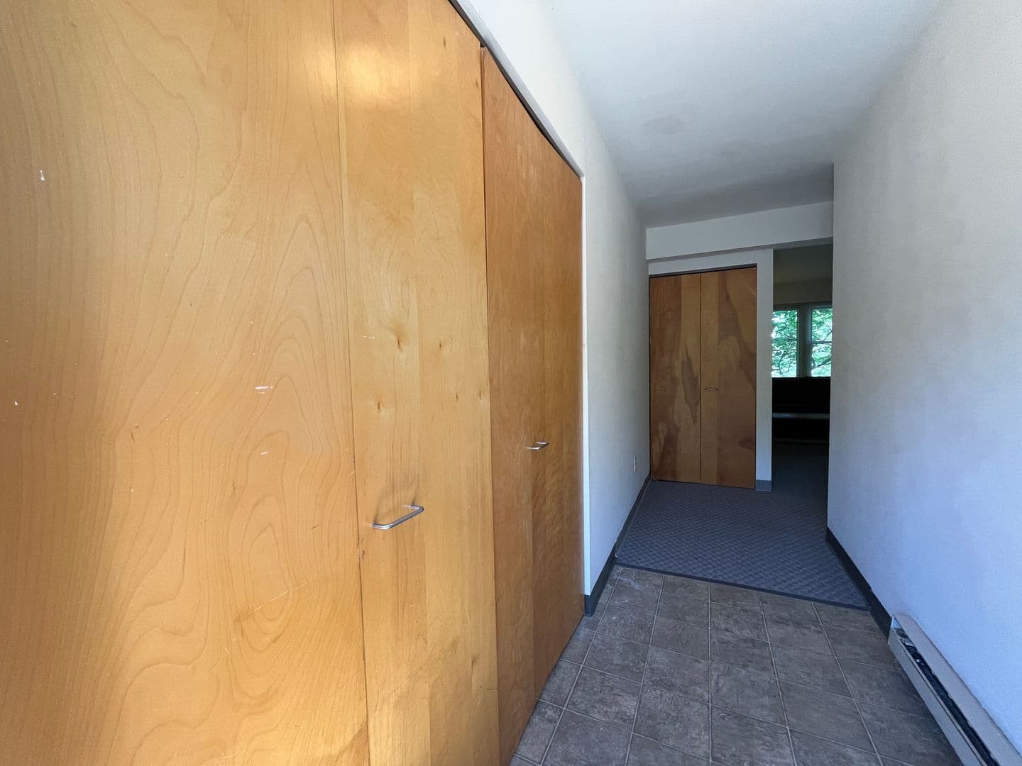 Ithaca Apartment: 516 University Ave