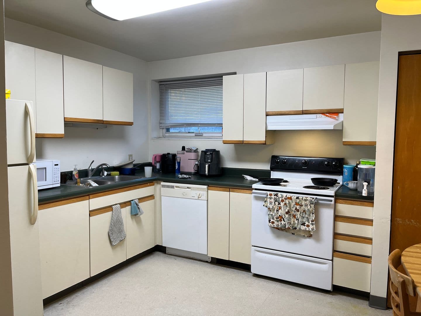 Ithaca Apartment: 516 University Ave